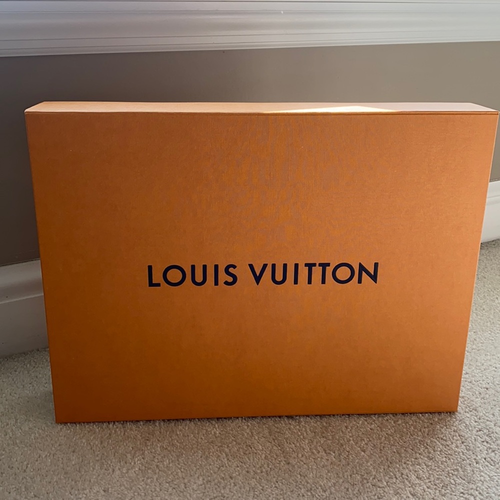 Louis Vuitton box